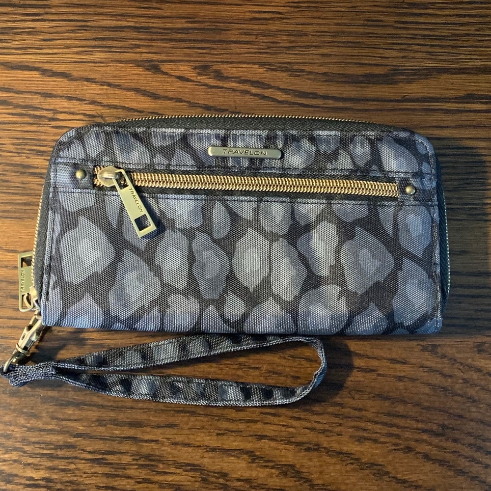 Travelon Wristlet/Wallet